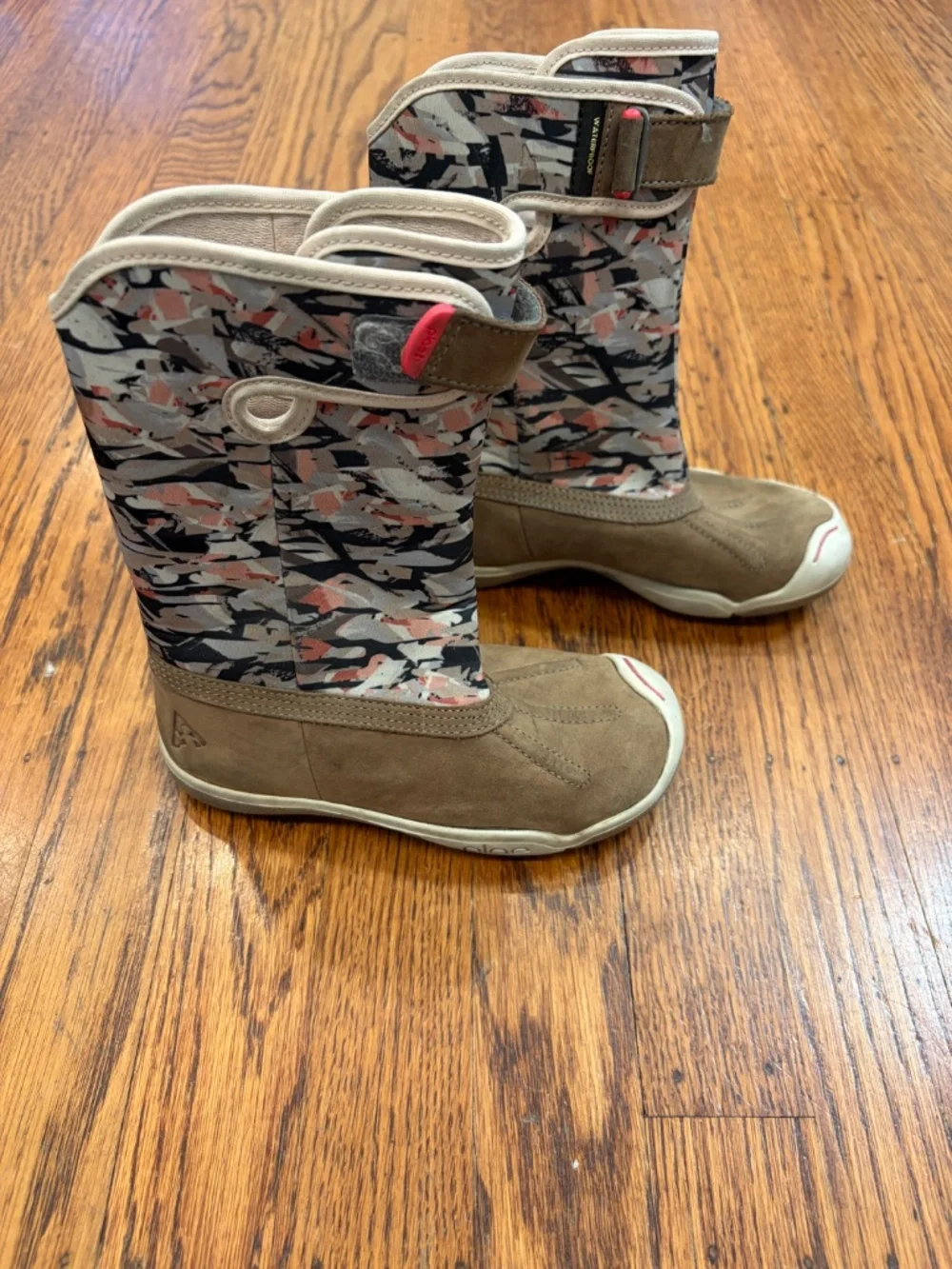 PLAE Thandi Waterproof Pull-On Boots Kids Youth Size 10